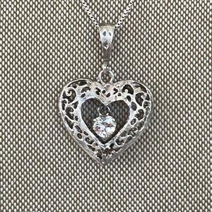 Vintage floating heart filigree necklace 925 SU Korea 24”